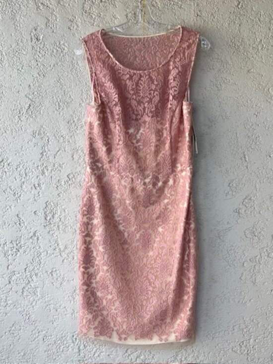 Kay Unger Dresses & Skirts - Kay Unger Lace & Illusion Dress – NWT